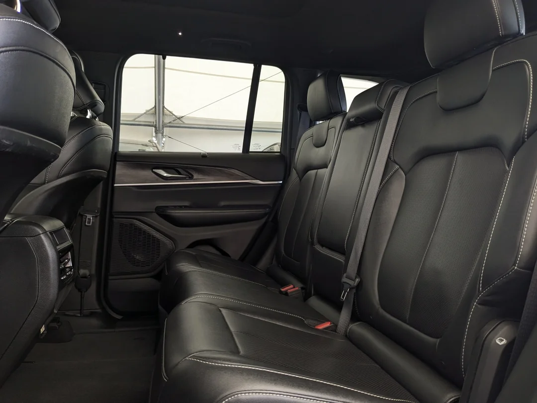 Certified Used 2024 White Jeep Limited - - 4x4 - Luxury Grp II - Safety Grp - Capri Leather - Dual-Pane Sunroof & More! image 29