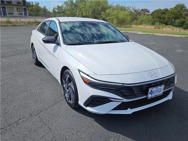 New 2025 Serenity White Hyundai SEL Sport image 7
