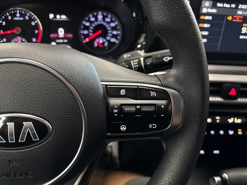 Used 2021 Gray Kia LXS image 27