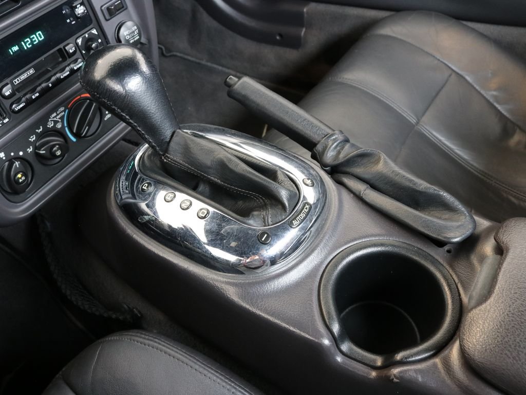 Used 2001 Blue Chrysler Base image 28