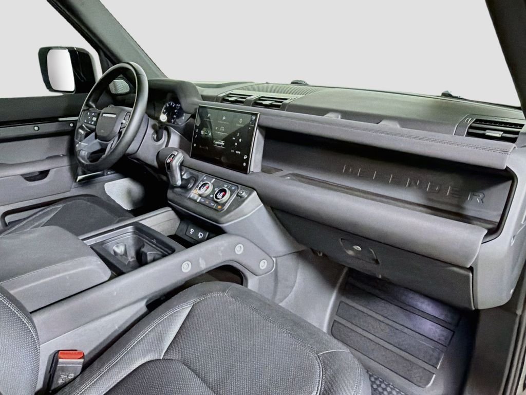 Certified Used 2023 Black Land Rover X-Dynamic SE image 32