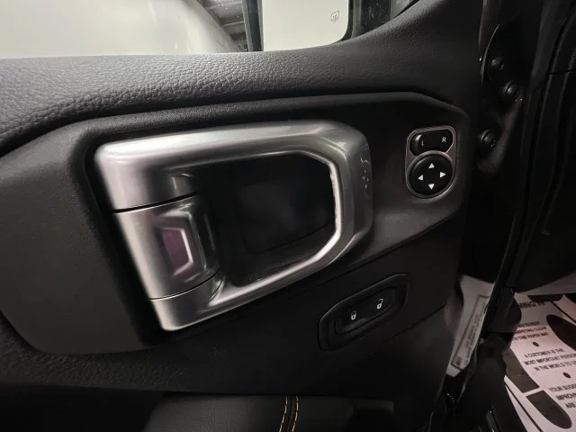 2025 Jeep Wrangler 4-Door Sahara - Photo 23