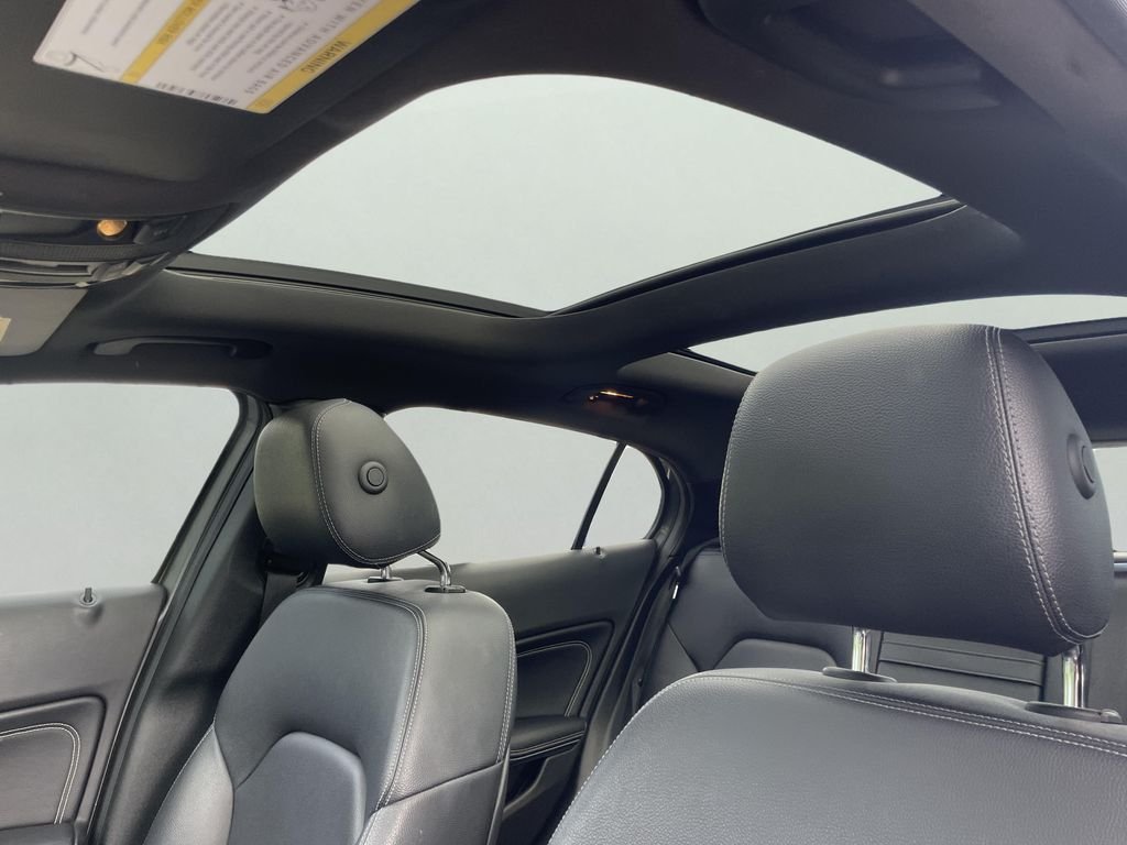 Used 2018 Gray Mercedes-Benz GLA 250 image 25