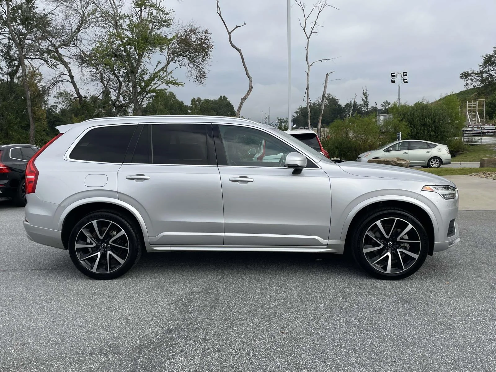 2022 Volvo XC90 Momentum - Photo 29