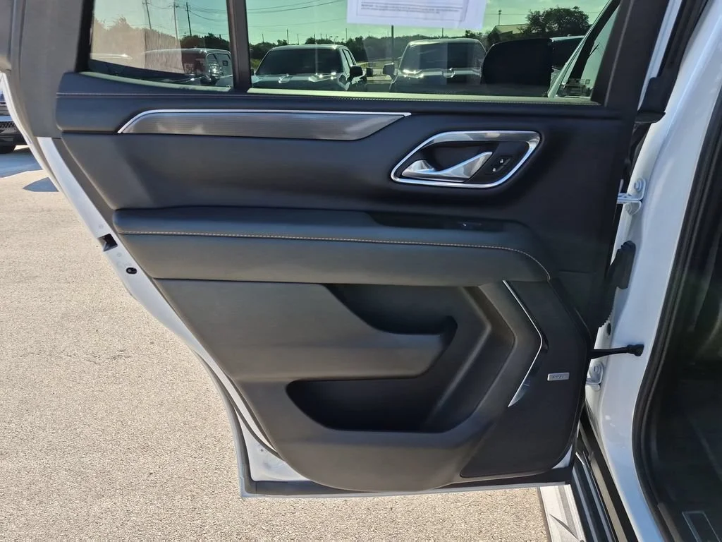 Used 2023 Summit White GMC AT4 image 36