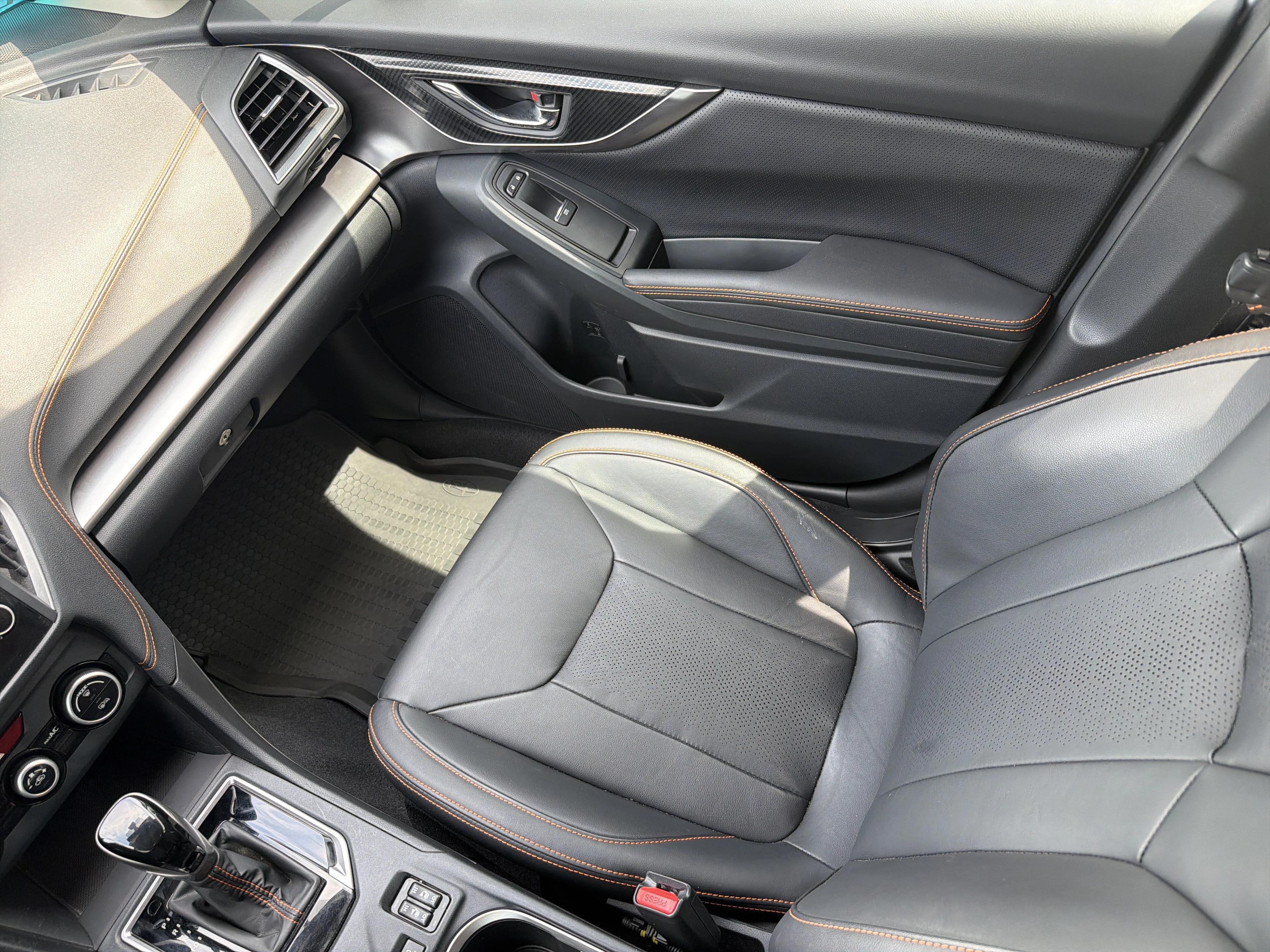 Used 2019 Ice Silver Metallic Subaru Limited image 11