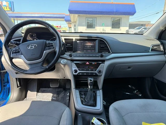 Used 2017 Blue Hyundai SE image 21
