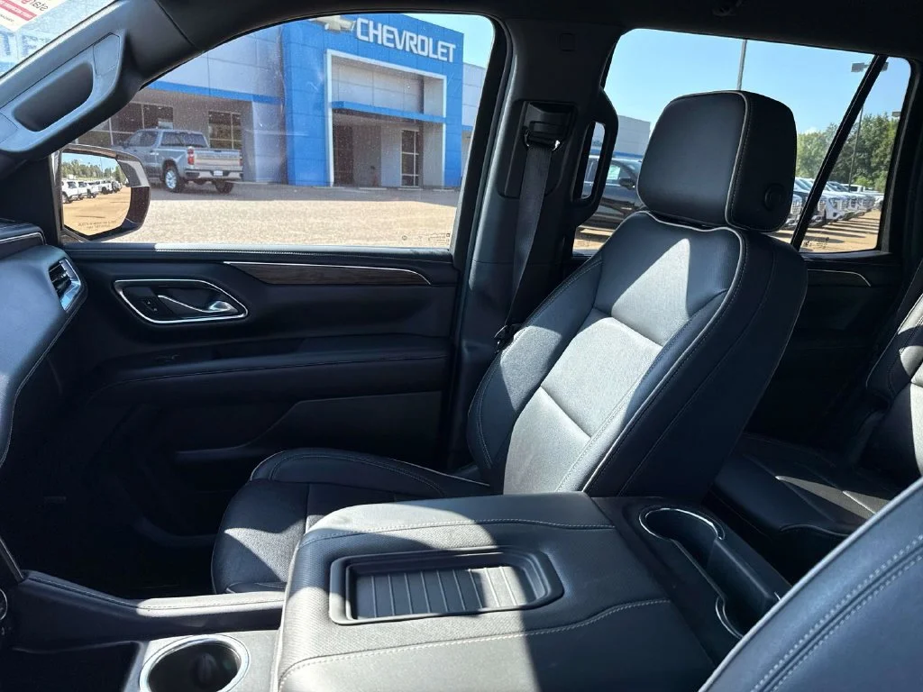 Used 2024 White Chevrolet Premier image 24