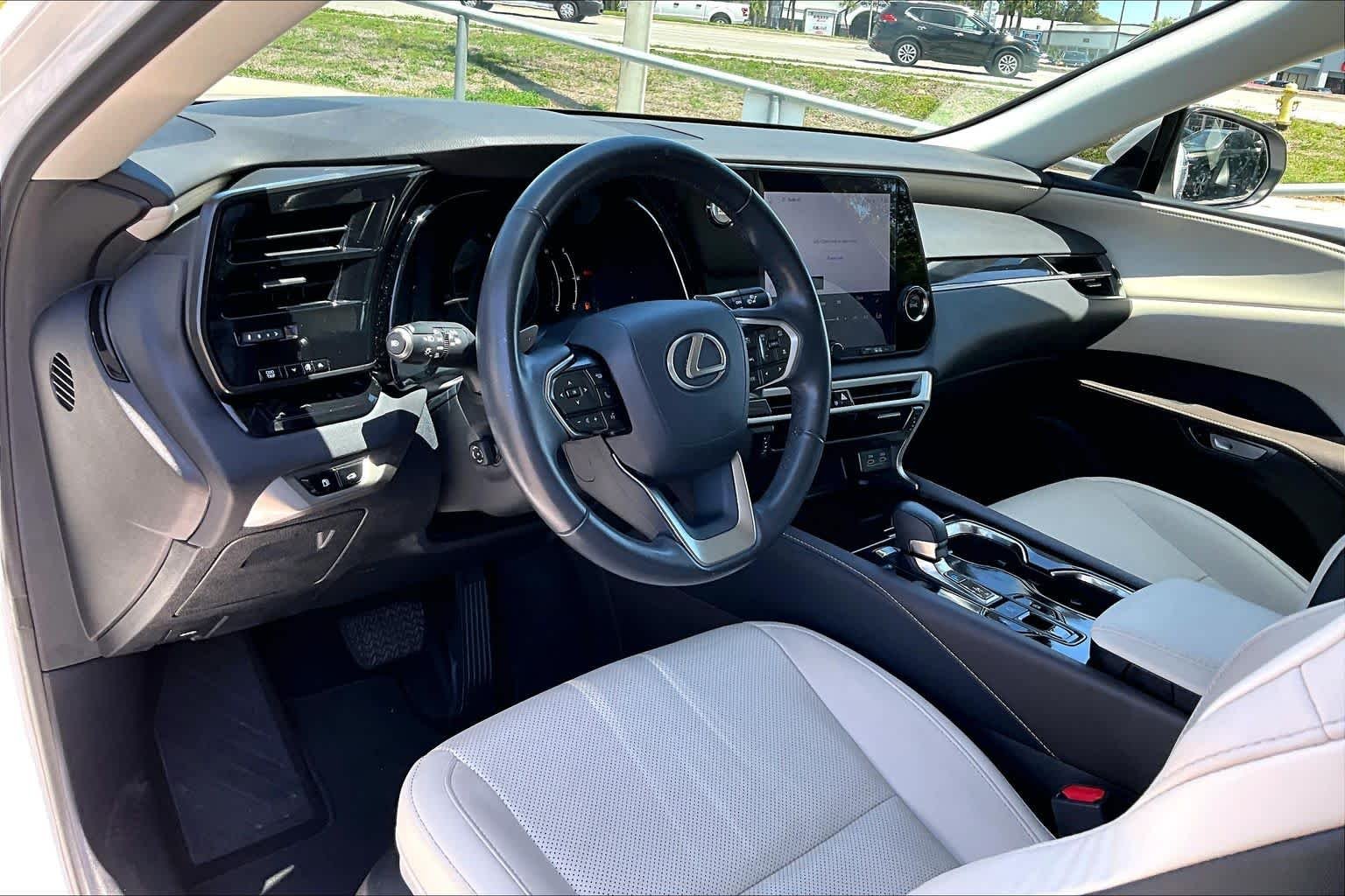 Used 2023 Eminent White Pearl Lexus  image 27