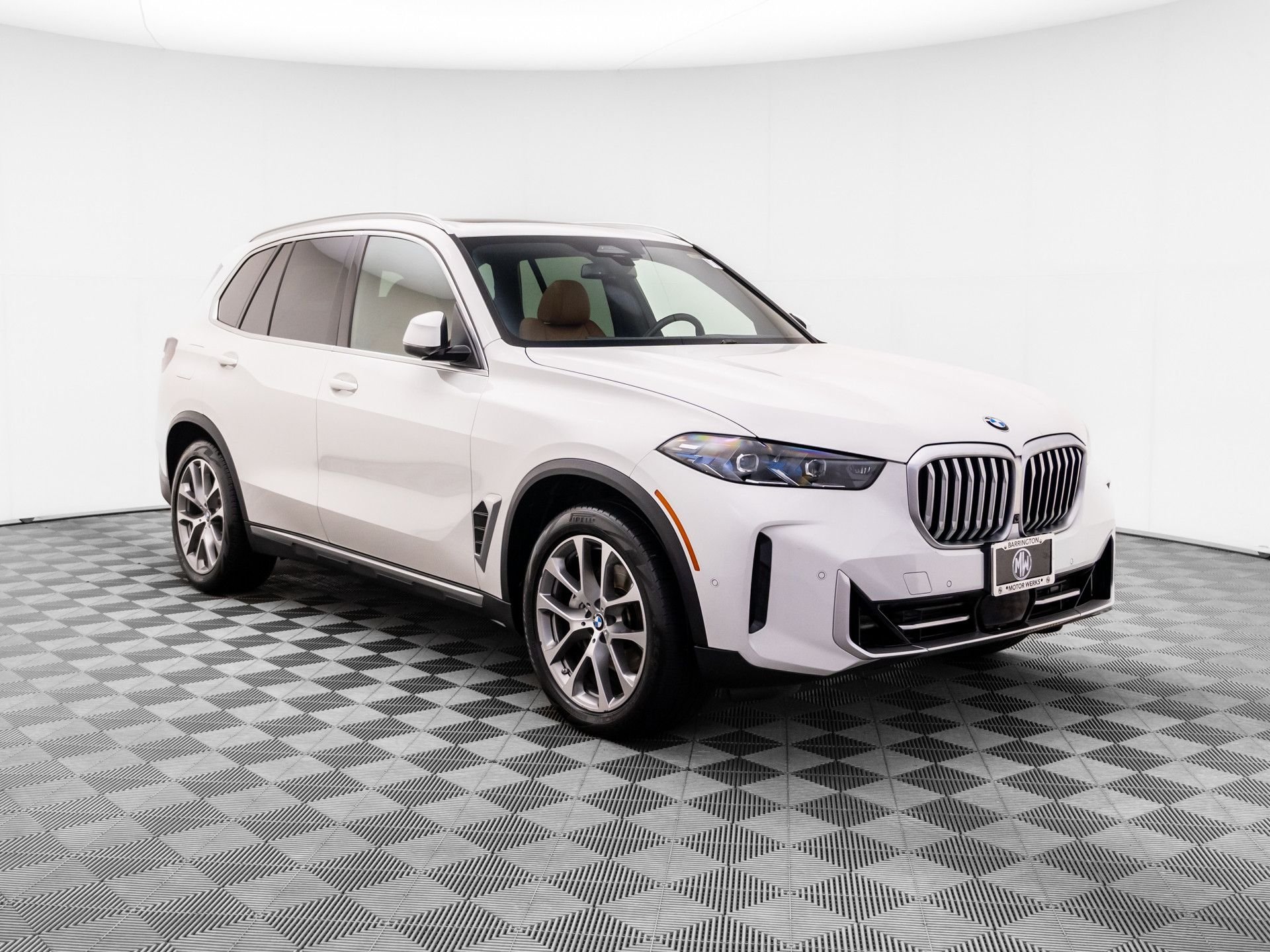 Used 2024 White BMW xDrive40i image 7