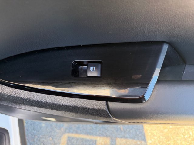 Used 2025 White Kia X-Line image 38