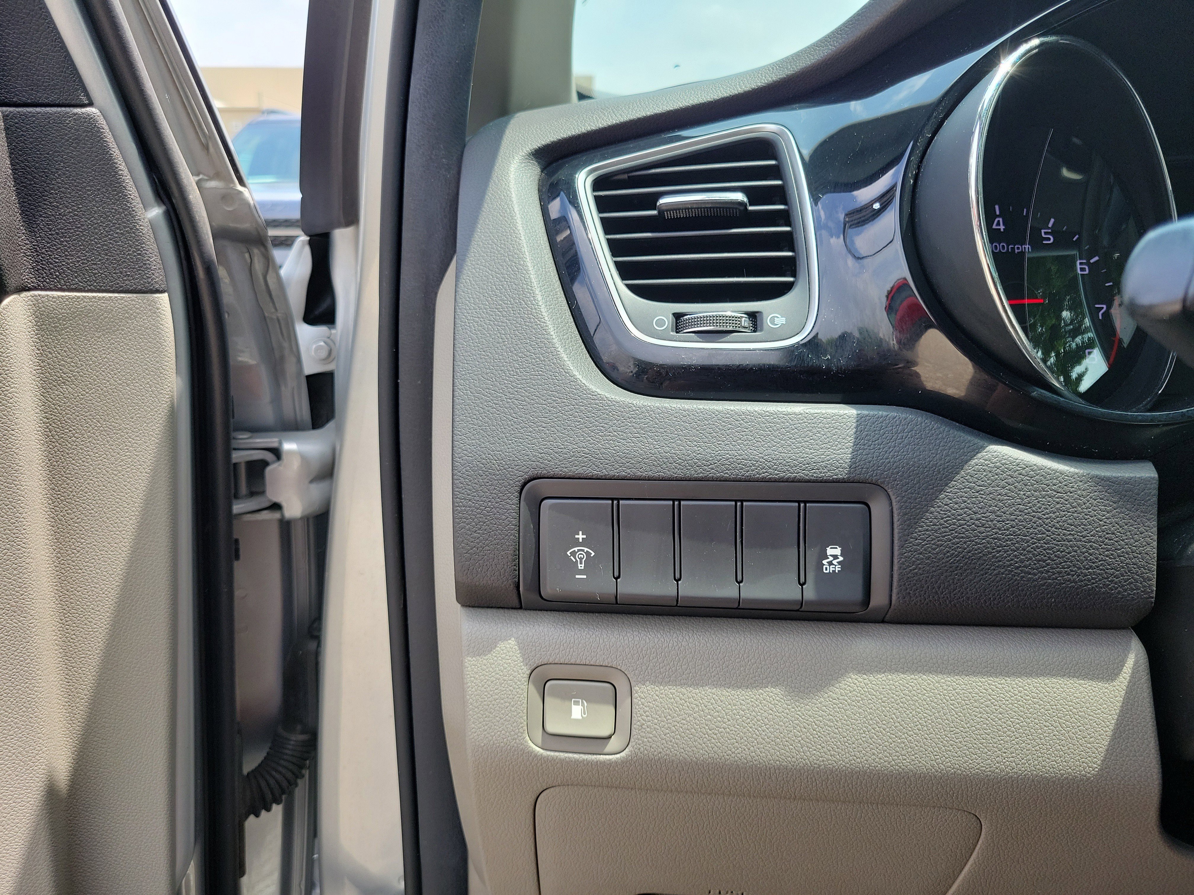 Used 2017 Bright Silver Kia EX image 20