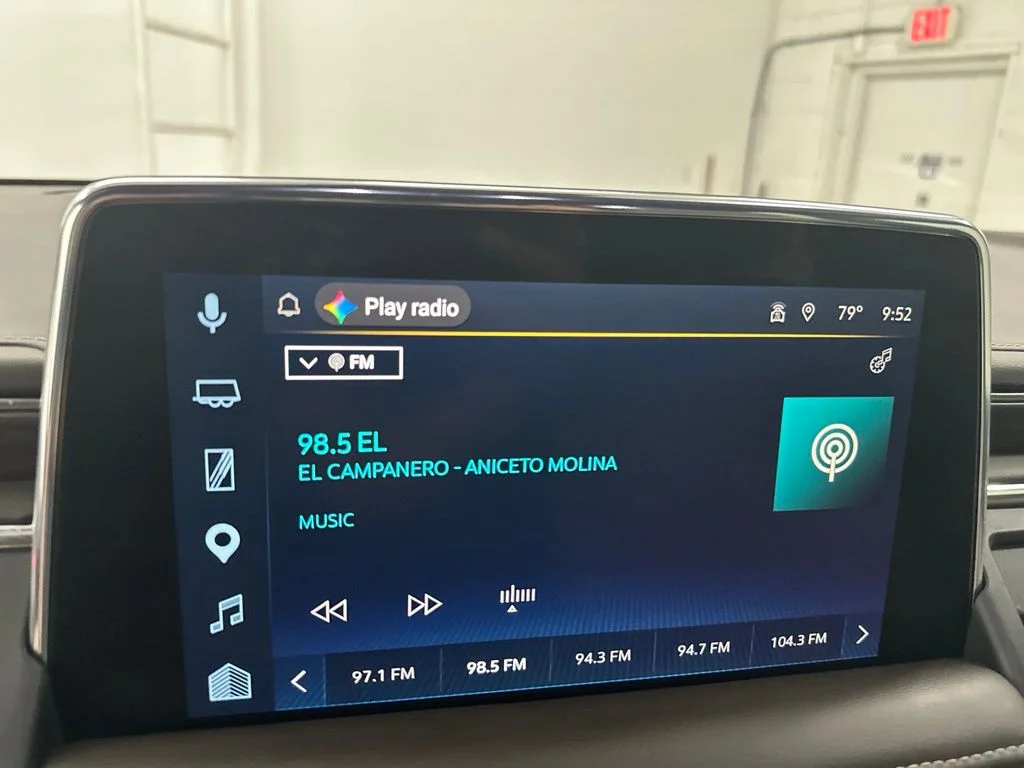 Used 2023 Blue Chevrolet Z71 image 17
