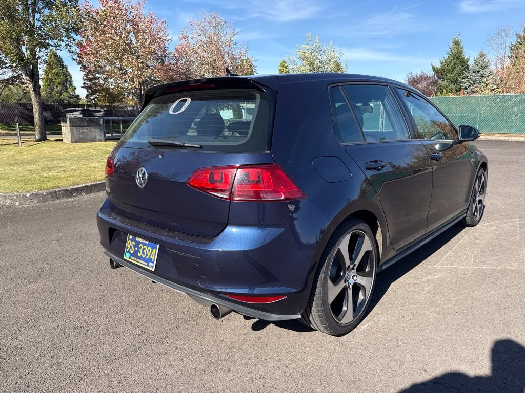 Used 2015 Night Blue Metallic Volkswagen 2.0T SE image 7