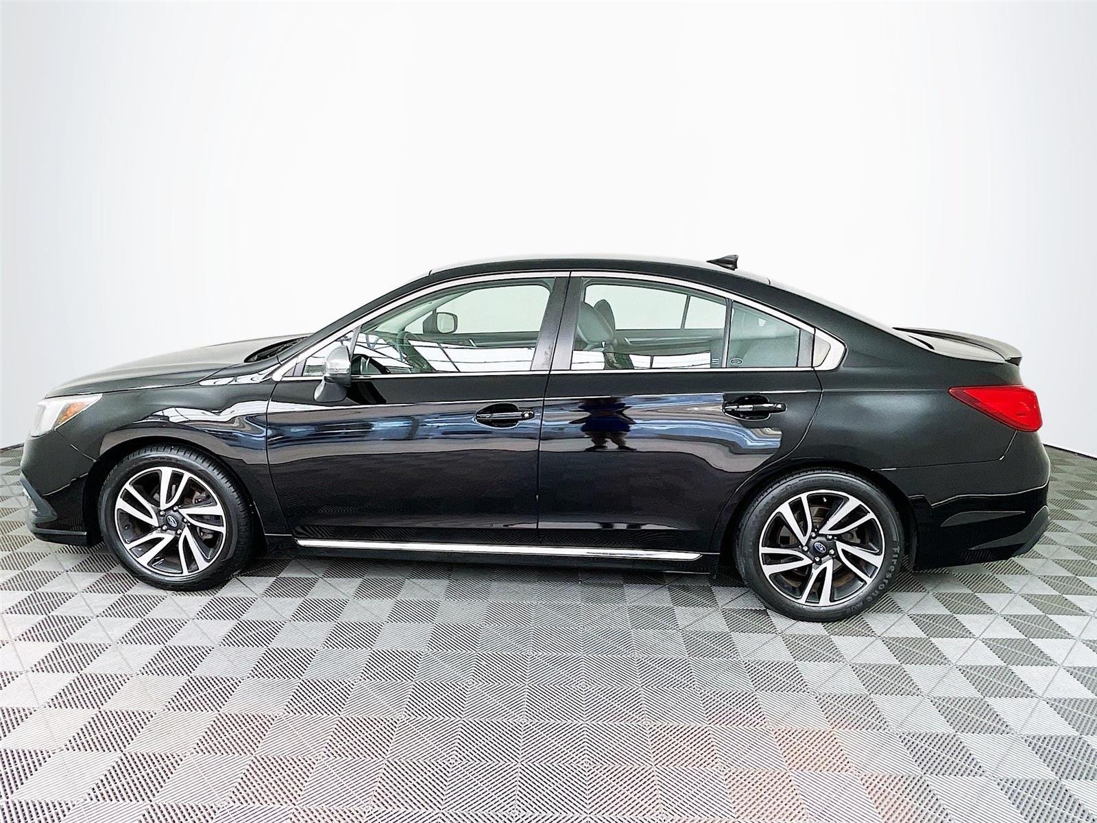 Used 2019 Crystal Black Silica Subaru Sport image 4