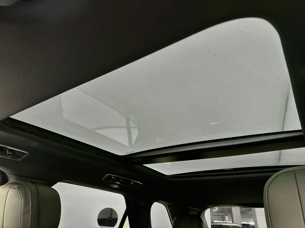 New 2026 Firenze Red Land Rover Dynamic SE image 22