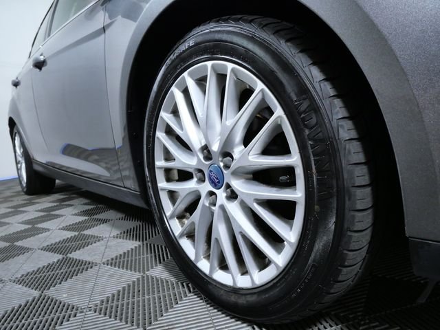 Used 2012 Ford Focus SEL with VIN 1FAHP3M29CL313732 for sale in Apple Valley, Minnesota