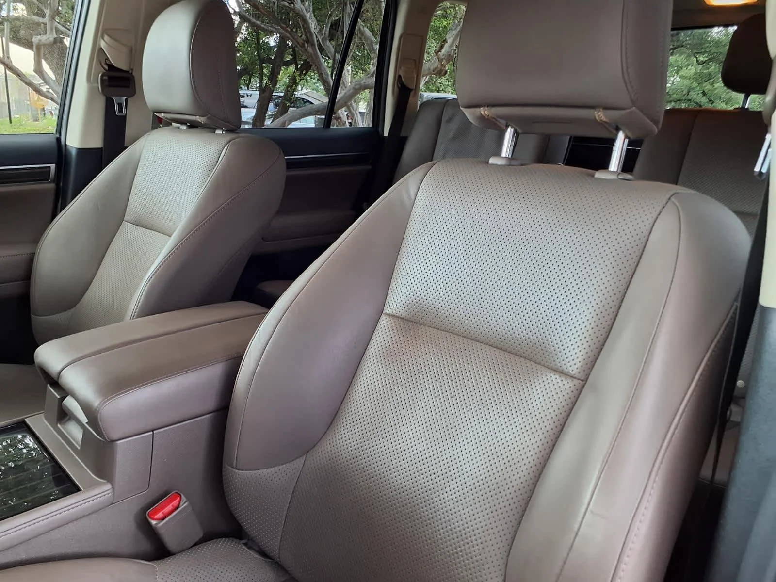 Used 2023  Lexus GX 460 Luxury image 15