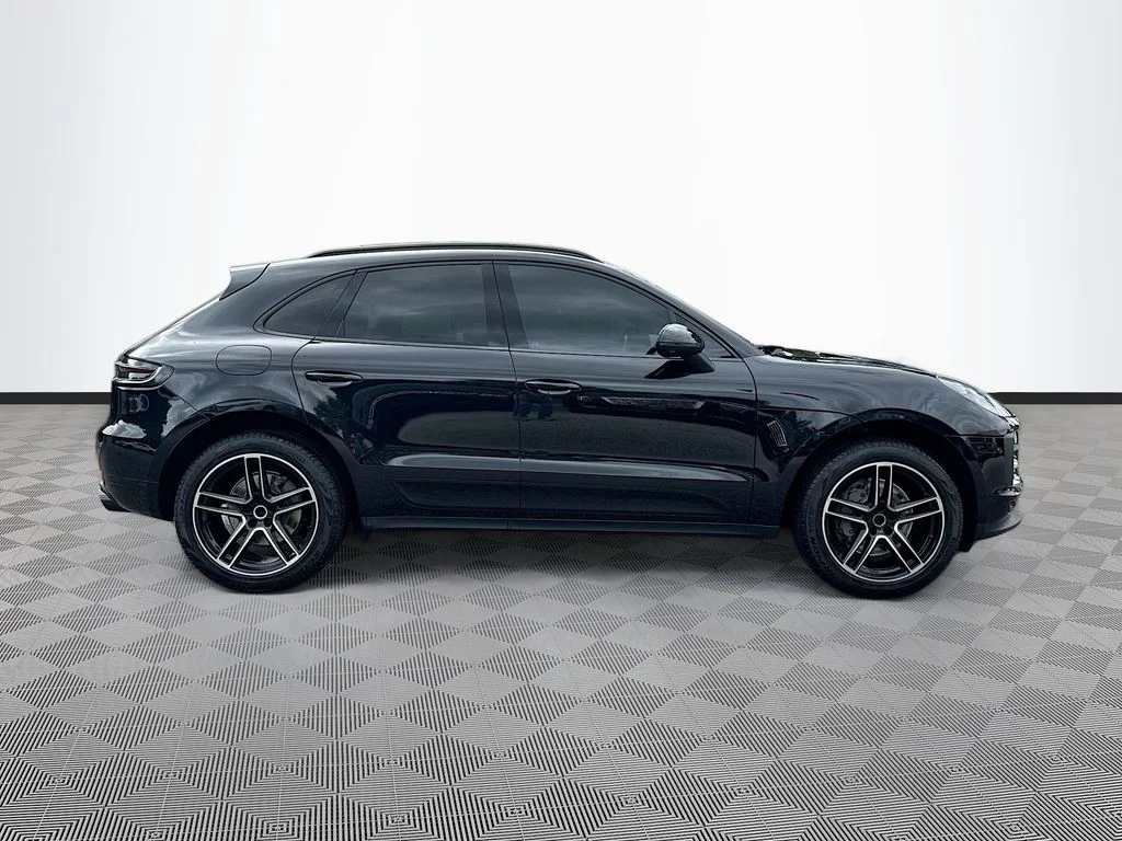 Used 2021  Porsche S image 5