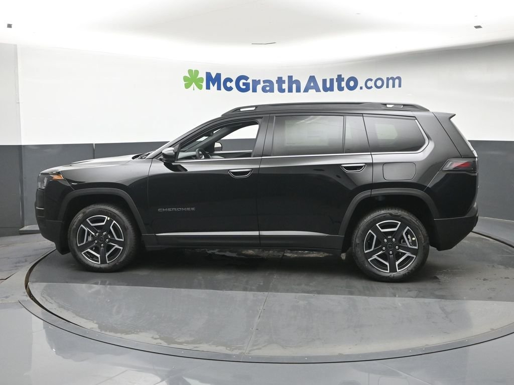 New 2026 Diamond Black Crystal Pearlcoat Jeep Limited image 18