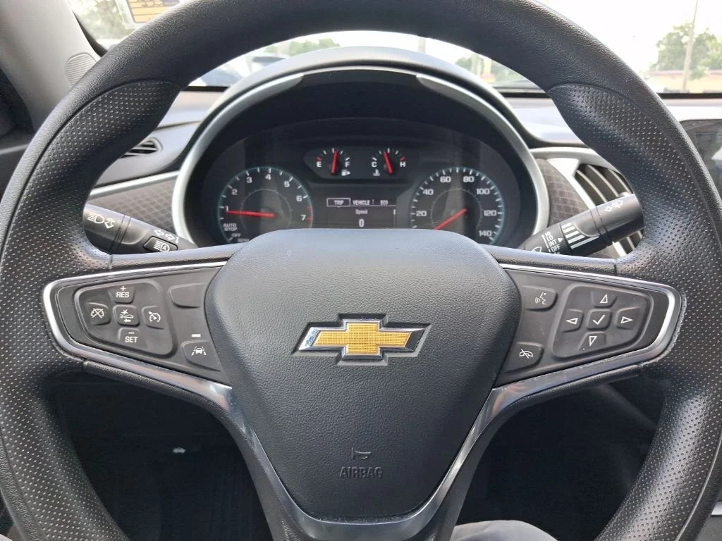 Used 2024 White Chevrolet LT image 30