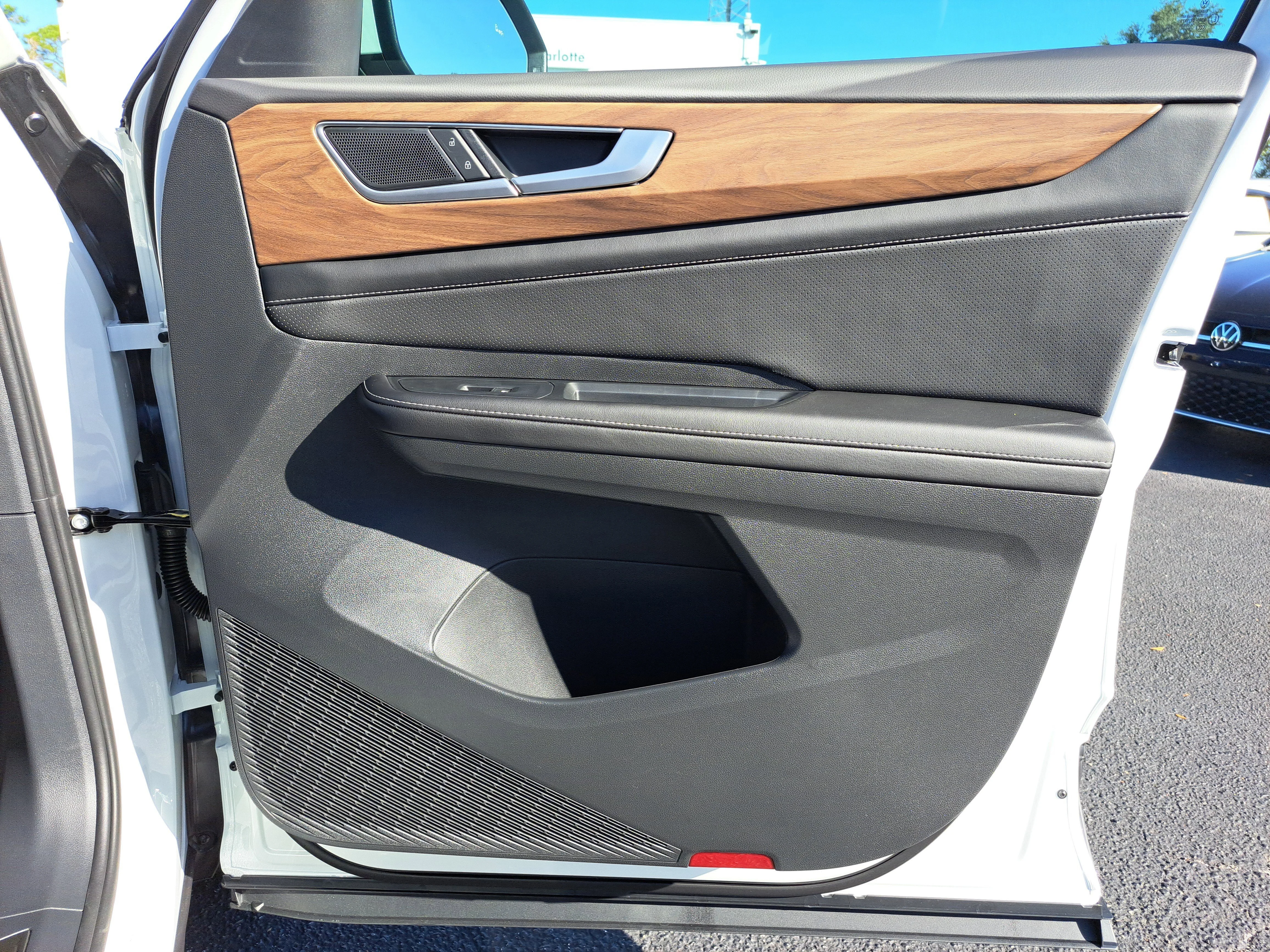2026 Volkswagen Atlas SE w/Tech - Photo 8