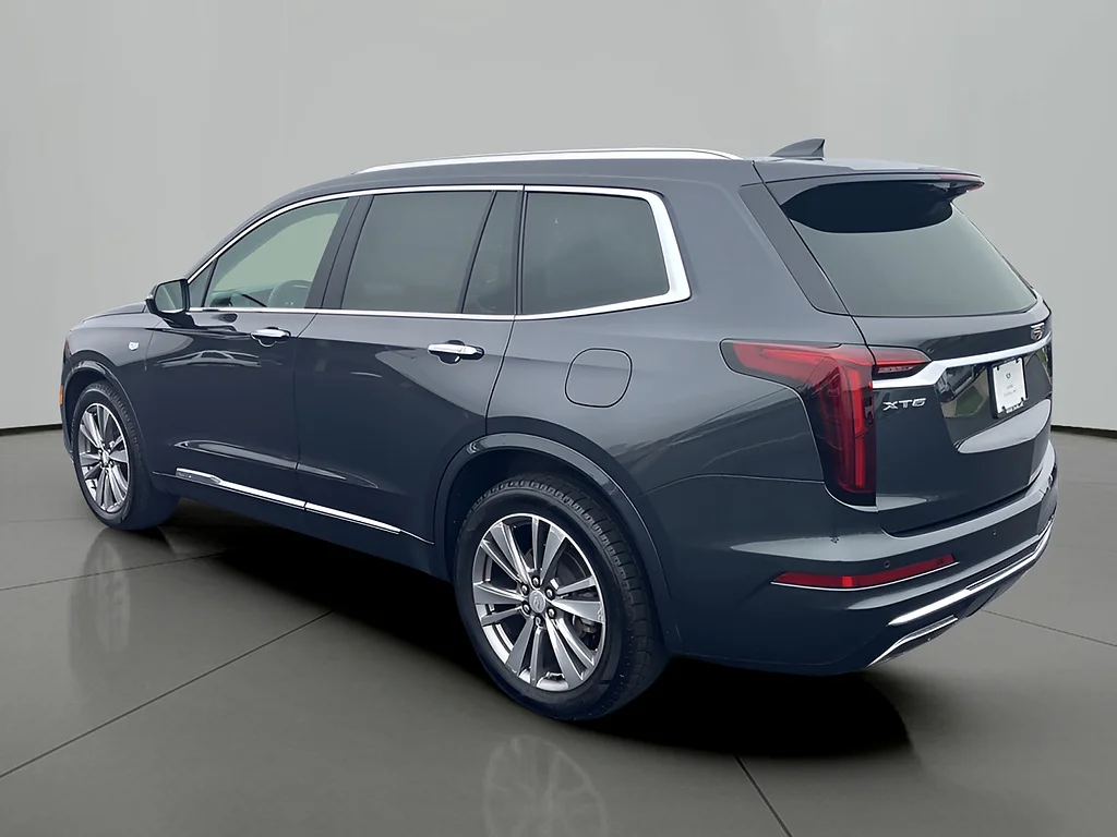 Used 2021 Wilder Metallic Cadillac Premium Luxury image 3