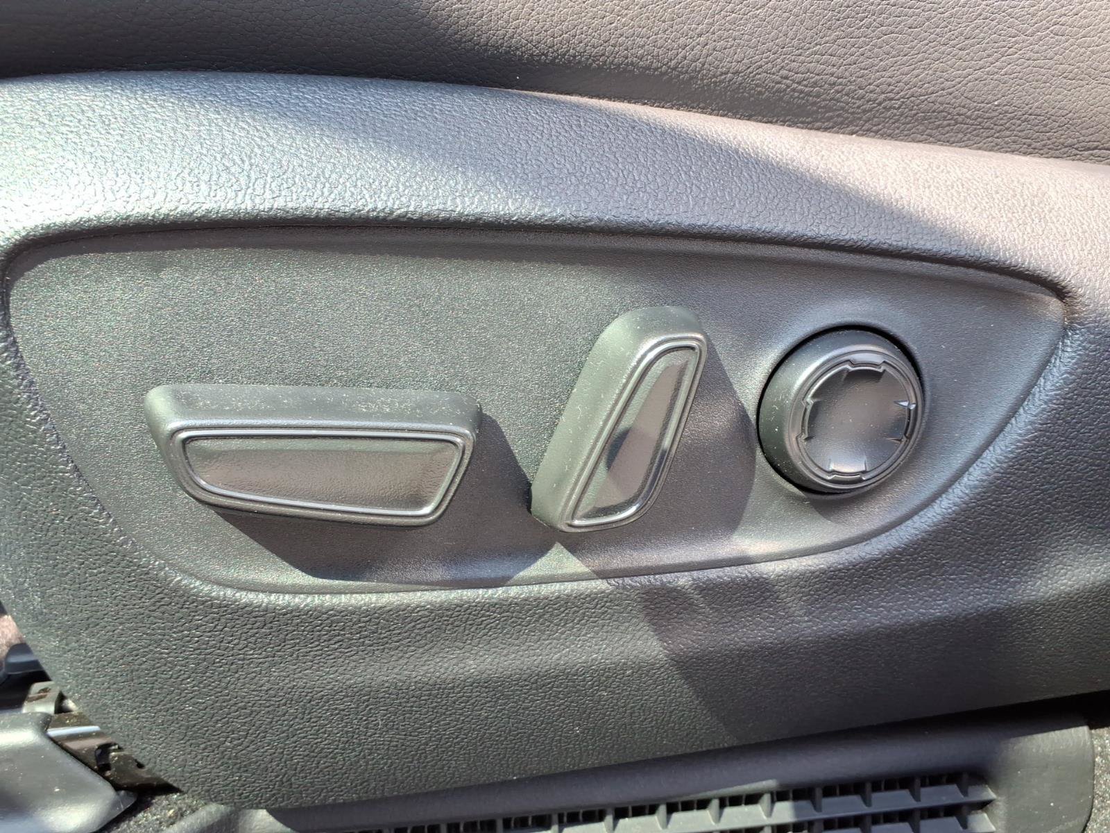 Used 2026 Wind Chill Pearl Toyota Limited image 18