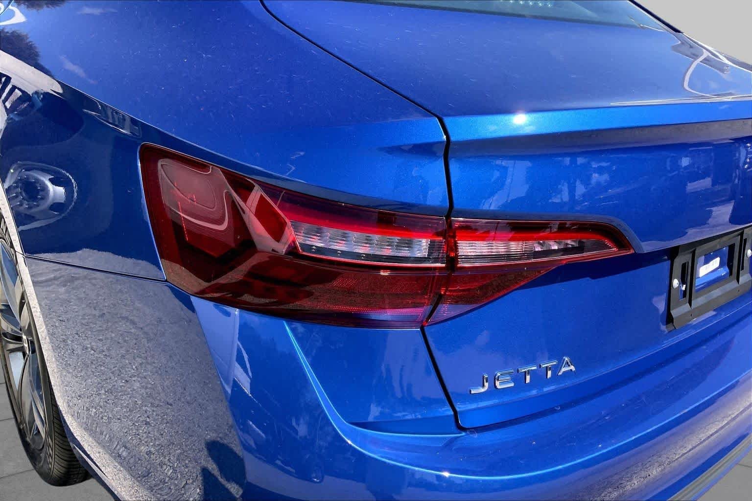 Used 2024 Rising Blue Metallic Volkswagen SE image 25