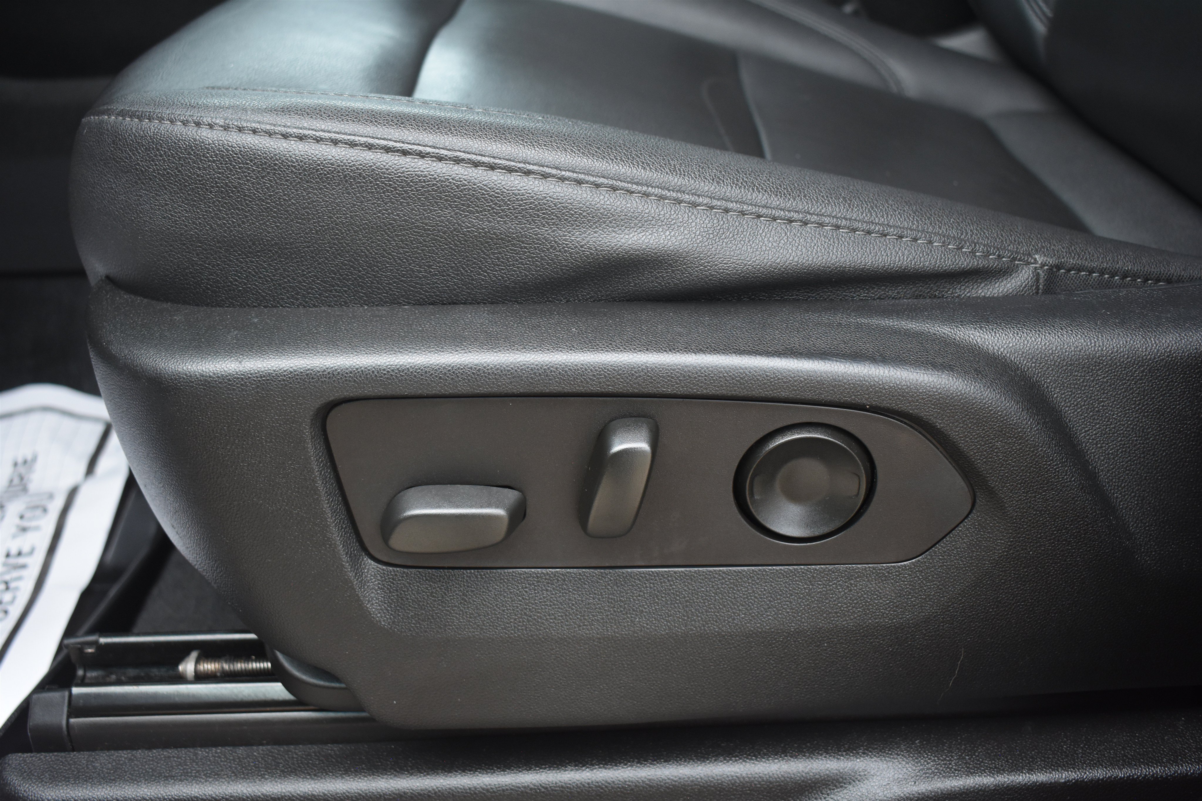 Used 2022 Dark Ash Metallic Chevrolet Z71 image 13