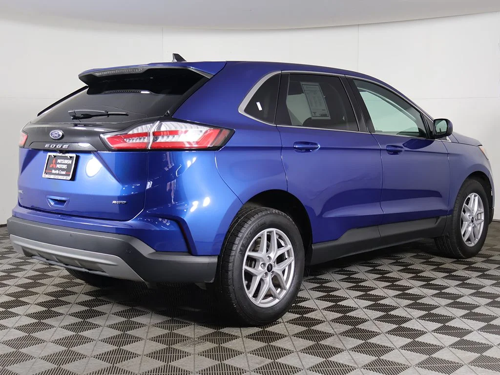 Used 2024 Blue Ford SEL image 8