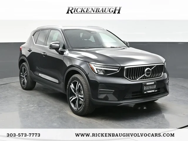 2025 Volvo XC40 Core