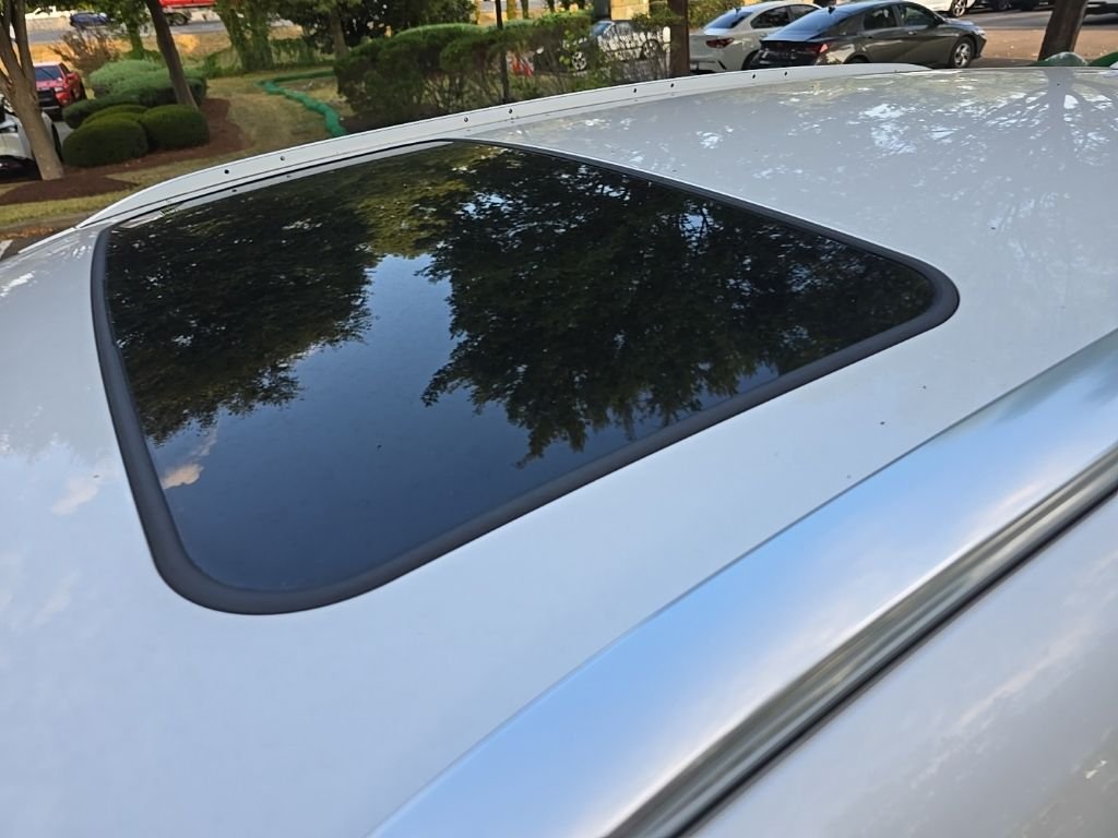 Used 2019 White Lexus 350 image 12