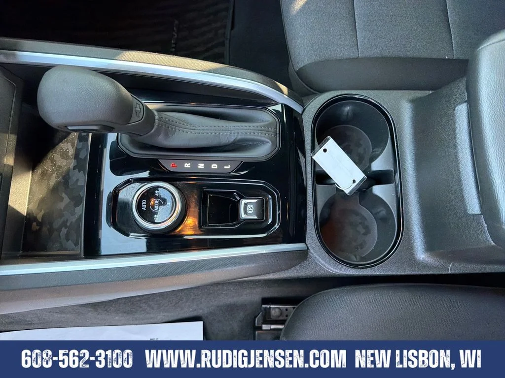 Used 2024 White Chevrolet Trail Boss image 25