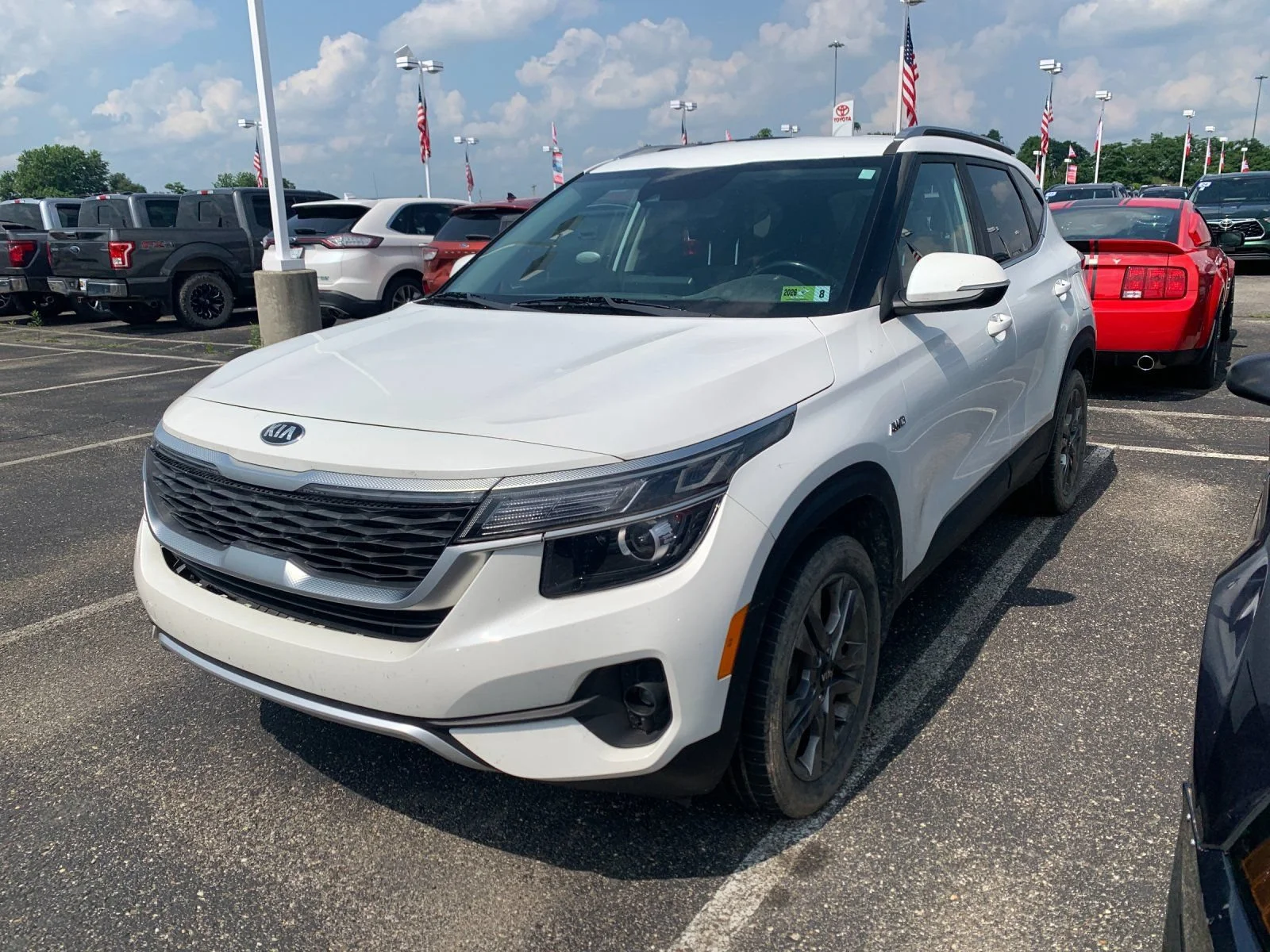 Used 2021 White Kia S image 6