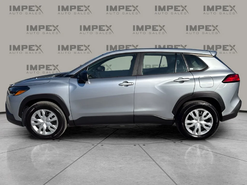 Used 2022 Silver Toyota L image 2