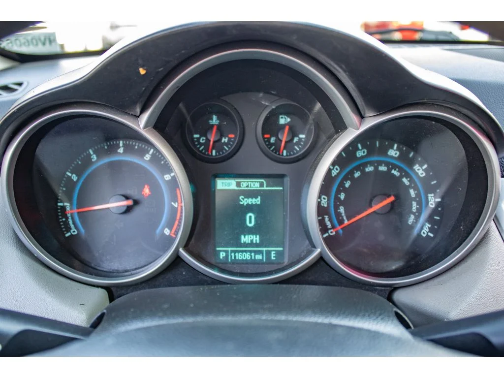 Used 2015 Summit White Chevrolet LS image 35