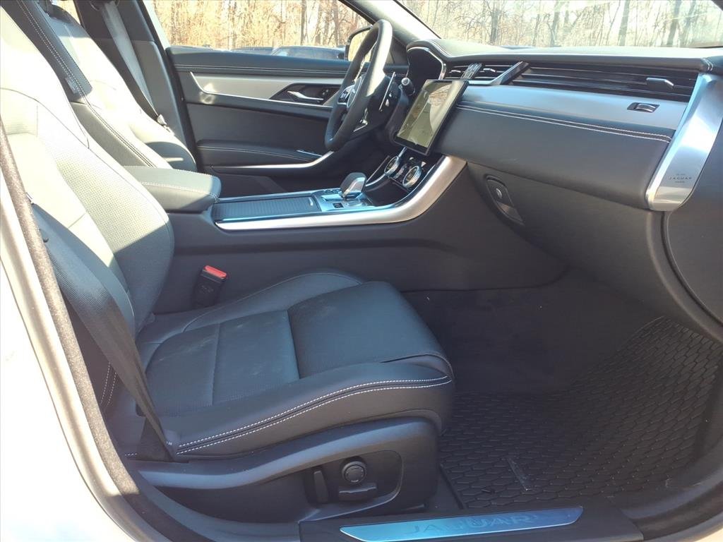 2024 Jaguar XF R-Dynamic SE