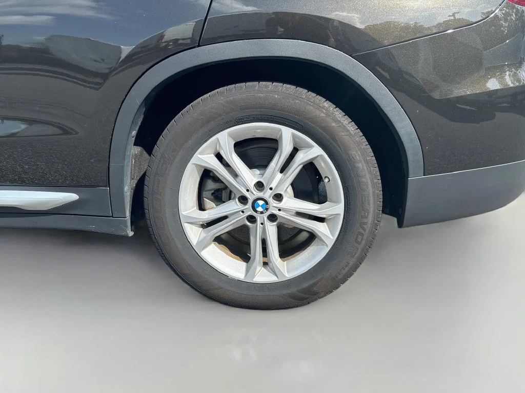 Used 2019 Green BMW sDrive30i image 12