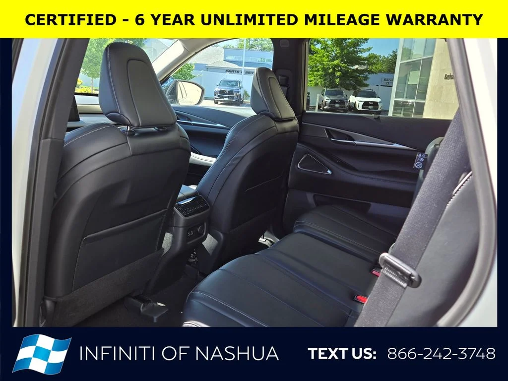 Certified Used 2023 White INFINITI LUXE image 23