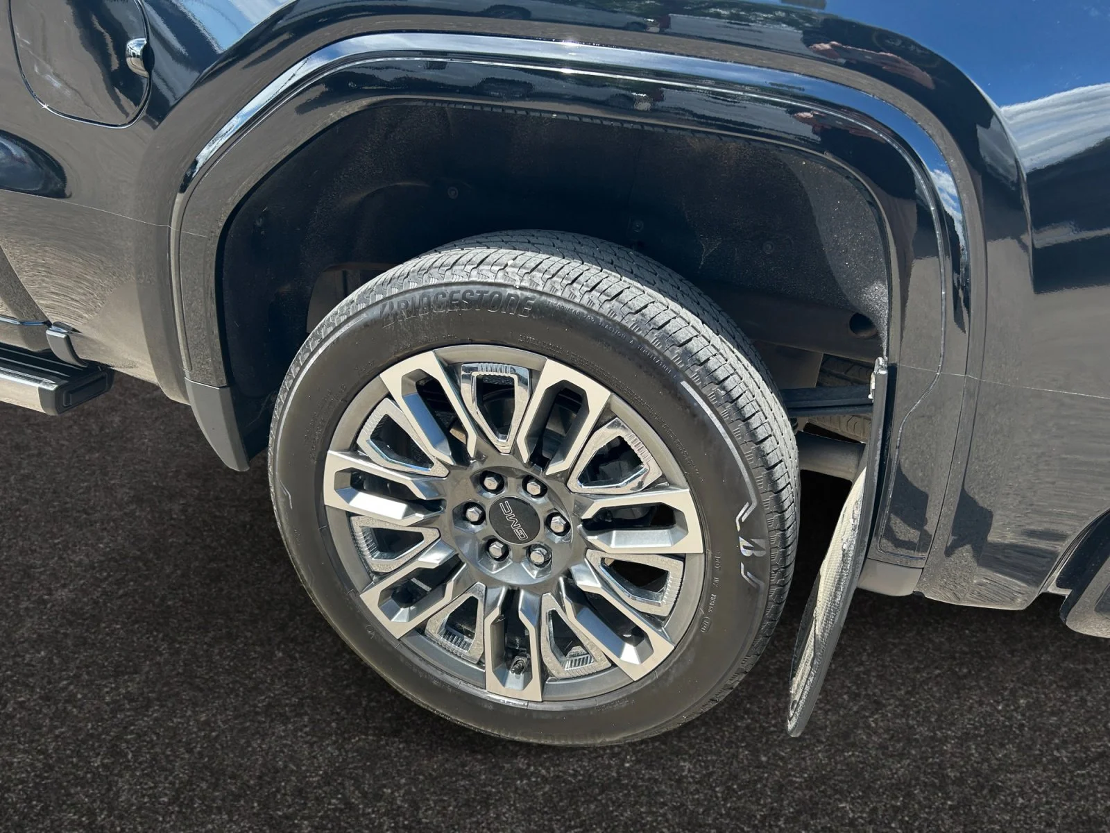 Used 2025 Black GMC Denali Ultimate Crew Cab image 9