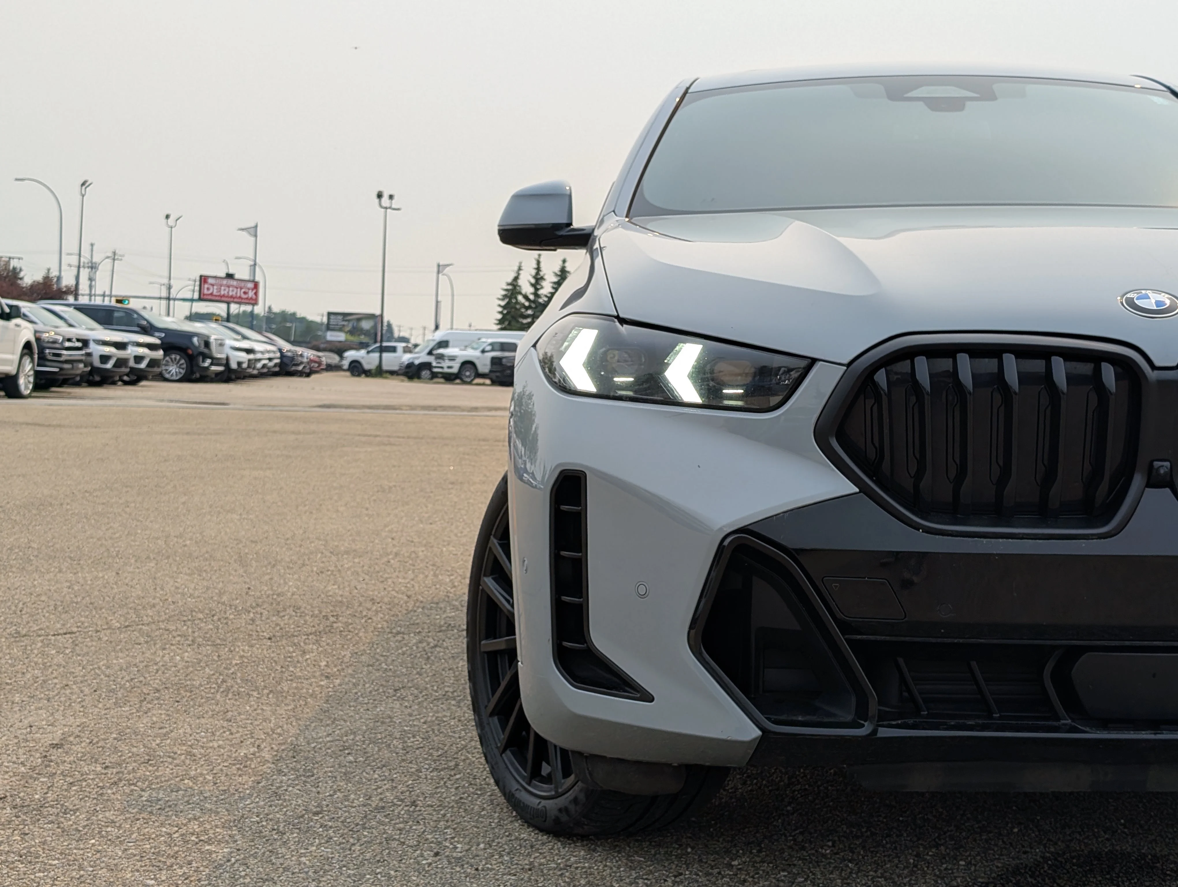 Used 2024 Gray BMW xDrive40i image 11
