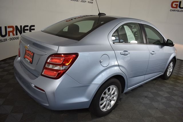 Used 2017 Blue Chevrolet LT image 3