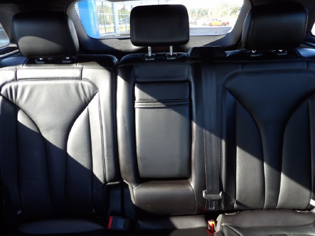 Used 2016 Black Velvet Lincoln Select image 40