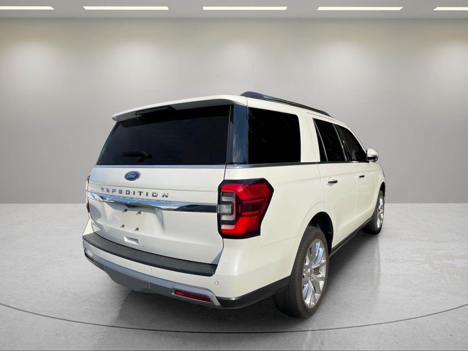Used 2024 Star White Metallic Tri-Coat Ford Limited image 6