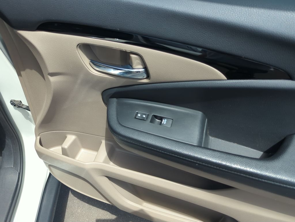 Used 2017  Honda Touring image 36
