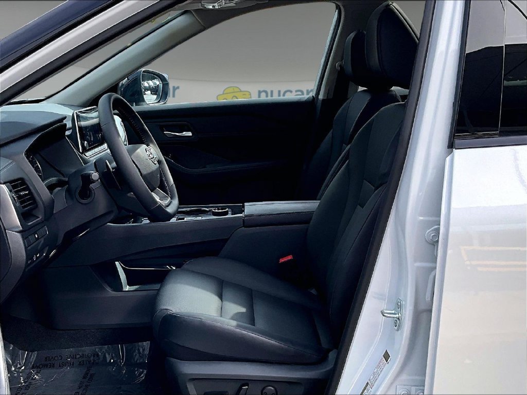 Used 2026 White Nissan Dark Armor image 11
