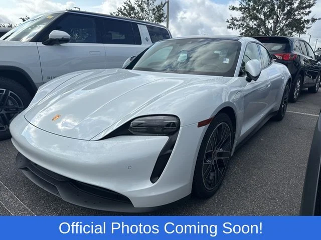 Used 2023  Porsche Base image 2