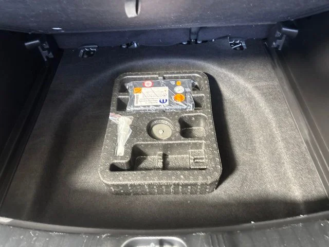 Used 2022 Gray Jeep Limited image 11