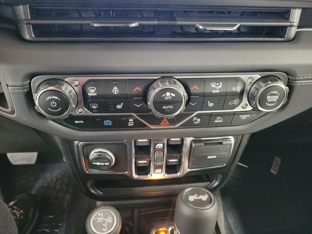 New 2025 Joose Exterior Paint Jeep Sahara 4xe image 22